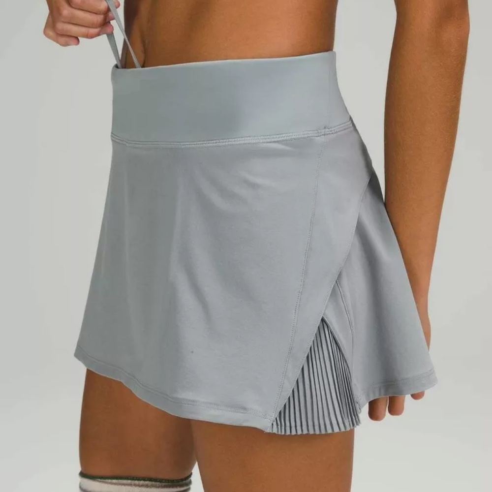 RARE LULULEMON Play Off the Pleats Skirt Rhino Gray NWT SIZE 12